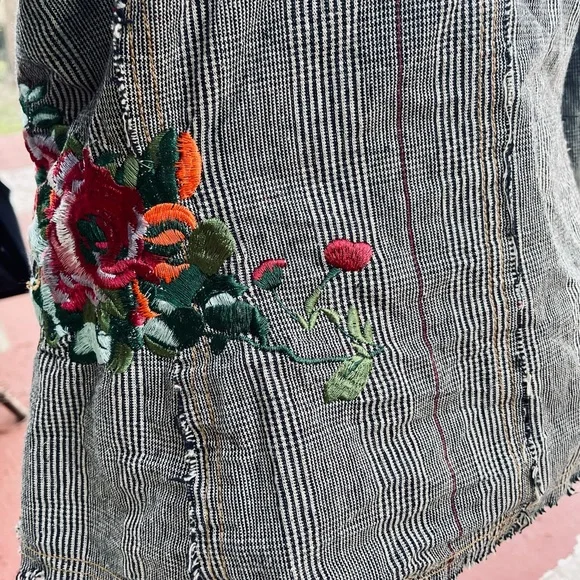 Paparazzi Houndstooth Blazer with Embroidered Flowers Women Size Large - Picture 7 of 15